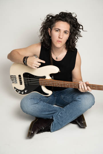 Laura - Bassiste de Lost and Fine
